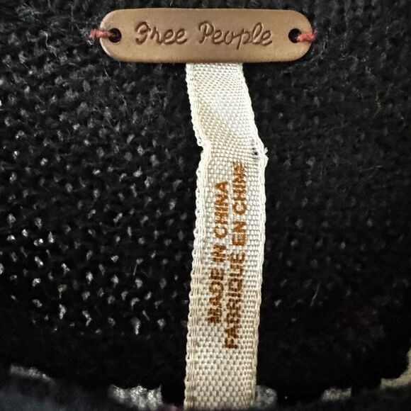 Free People Love Trapeze Crochet Tee Vee Sequins Embellishment SZ S #2395 - Picture 8 of 16